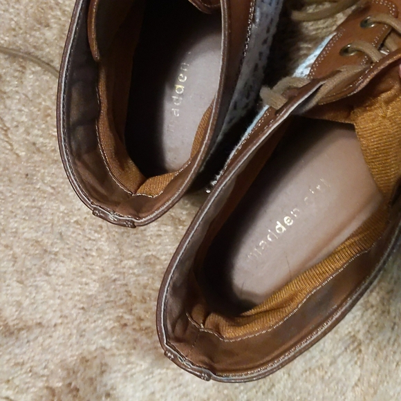 Boots - Picture 3 of 5